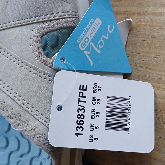 Women's skechers GO walk shoes size 8 New with tags - Picture 5 of 7